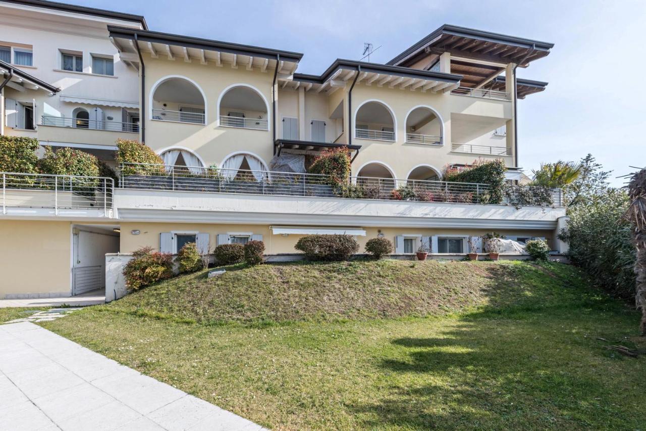 Luxury Apartment With Swimming Pool Lonato Εξωτερικό φωτογραφία